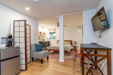 Cozy Private Apt Near Downtown เบอร์ลิงตัน ภายนอก รูปภาพ