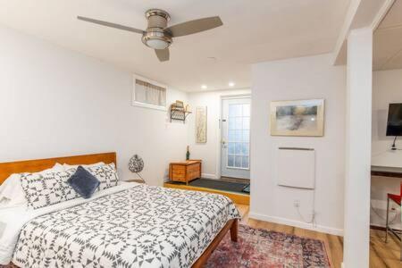 Cozy Private Apt Near Downtown เบอร์ลิงตัน ภายนอก รูปภาพ